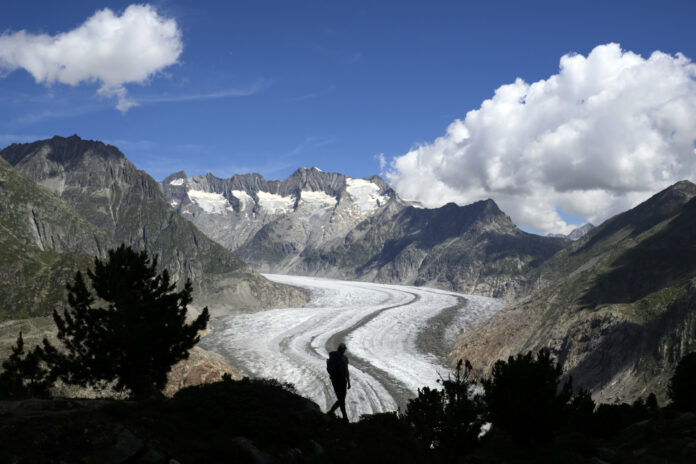 PERMAFROST, ALETSCHGLETSCHER, WELTKULTURERBE, ALPEN, BERGE, BERGWANDERN, WANDERER, WANDERUNG, BERGWANDERUNG,