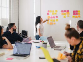 Neun von zehn Befragten in Pilotprojekt sprechen sich für Vier-Tage-Woche aus